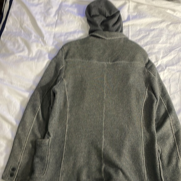 Howe Men’s zip-up and button-up jacket with hoodie attached inside Size Large - Picture 4 of 7